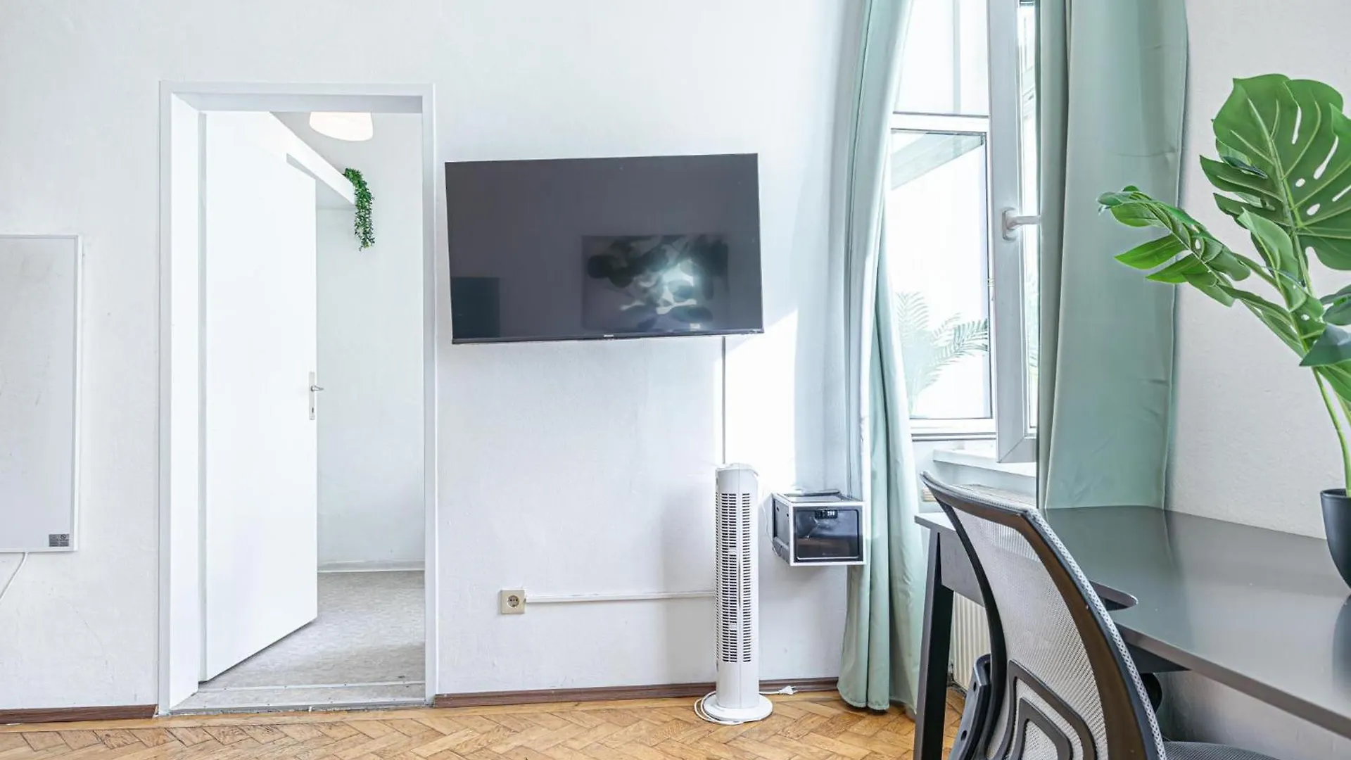 Long-Term Rental In Vienna: Top U3 Location 0*, Vienna Austria